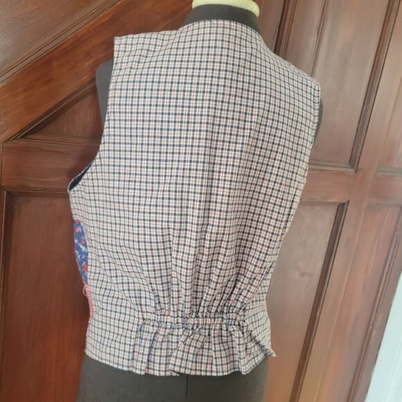 Vintage Patchwork Button-Up Vest With Gingham & Floral Patterns - Picture 3 of 4